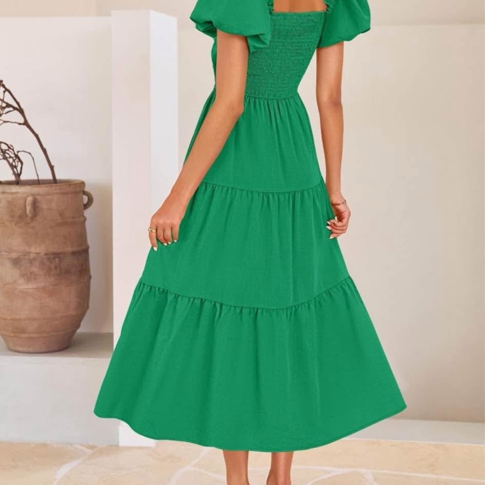 Chic Green Cutout Maxi Dress - Picture 2 of 2